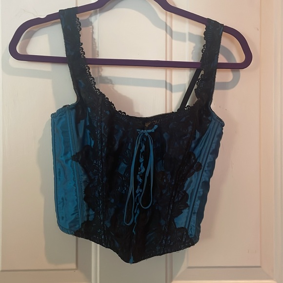 Fredericks of Hollywood Intimates - two pieces - bustier top and bottom - Picture 8 of 17